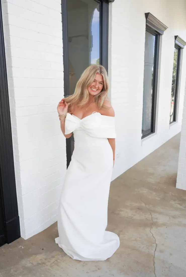 Where Love Begins: Finding the Gown That Feels Like You. Desktop Image